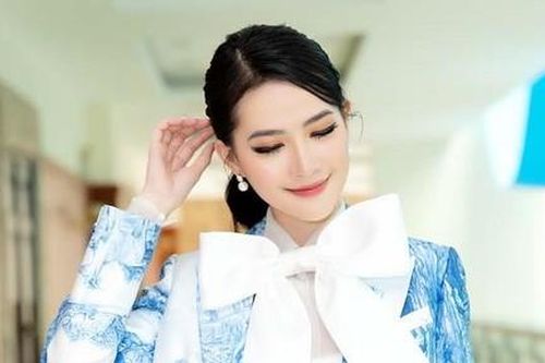 Phan Thị Mơ cuốn hút khi diện gam màu xanh