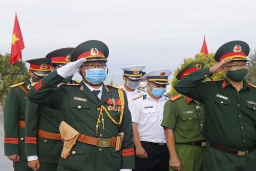 Dâng hương tưởng nhớ 64 chiến sĩ hy sinh ở Gạc Ma