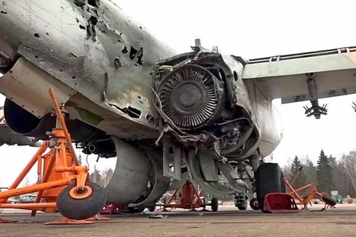 Cường kích Su-25 Nga sống sót sau khi bị tên lửa Stinger Ukraine bắn nát đuôi