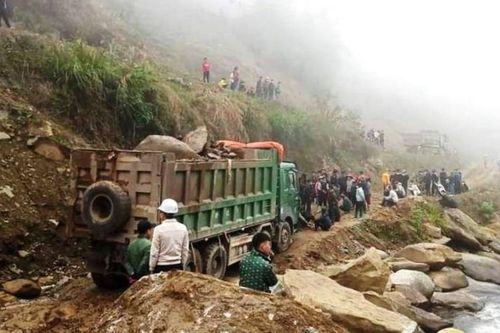 UBND tỉnh Lào Cai chỉ đạo xử lý vụ xô xát làm 8 người bị thương ở Thủy điện Mây Hồ (Sa Pa)