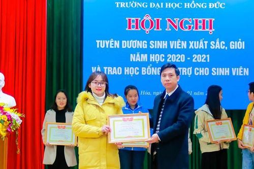Khát vọng cống hiến của nữ 'sinh viên 5 tốt'
