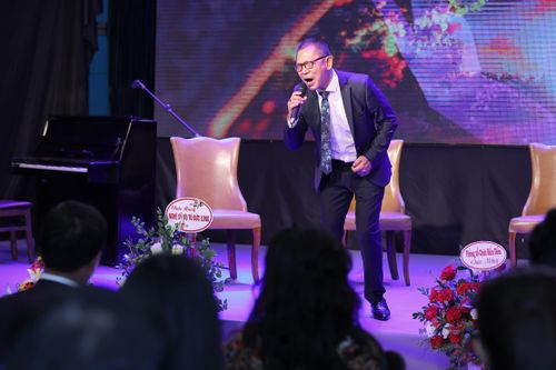 NSƯT Đức Long: Vinh quang nhờ âm nhạc, trắng tay cũng vì âm nhạc