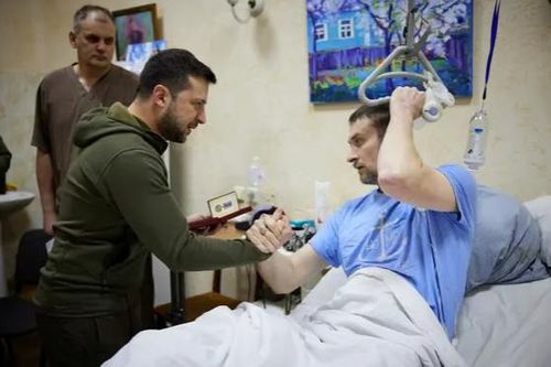 Anh tặng Ukraine 500 máy phát điện để duy trì các dịch vụ thiết yếu