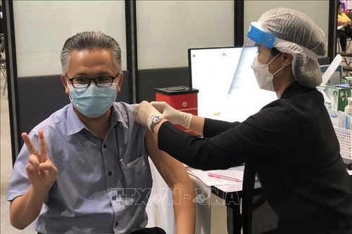 Thái Lan quyết định liều lượng vaccine mRNA tiêm cho người cao tuổi