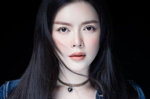 Lý Nhã Kỳ chạnh lòng 'xin vía' khi chứng kiến Minh Hằng, Ngô Thanh Vân lần lượt được 'chốt đơn'