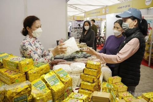 Bảo vệ quyền lợi người tiêu dùng: Cần sự tham gia của nhiều thiết chế