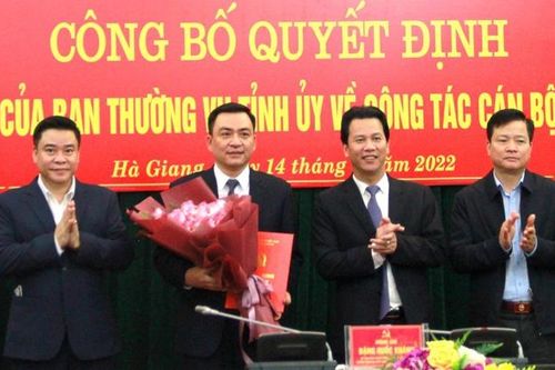 Điều động, bổ nhiệm nhân sự 5 địa phương