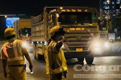 Cuộc chiến với xe quá tải, quá khổ tàn phá đường sá, tăng nguy cơ TNGT (kỳ cuối)