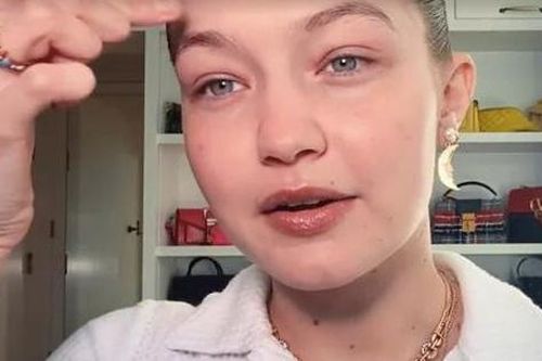 Siêu mẫu Gigi Hadid chia sẻ tips chăm sóc da cho mẹ bỉm sữa