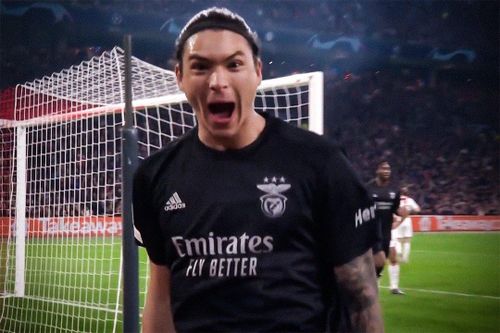 Pha bóng khiến Ajax bị loại khỏi Champions League