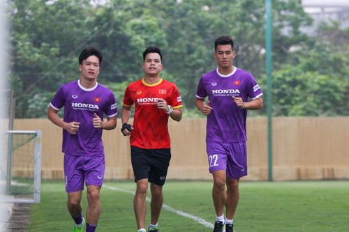 Tuyển Việt Nam: Hoàng Đức, Tiến Linh tập riêng