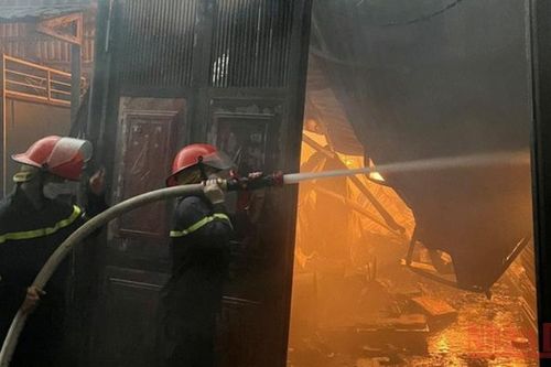 Kịp thời khống chế đám cháy lớn