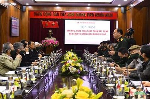 Tọa đàm 'Văn học, nghệ thuật góp phần xây dựng bản lĩnh và nhân cách Bộ đội Cụ Hồ'