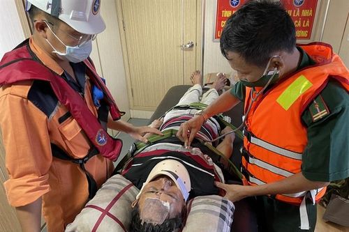 Cứu nạn kịp thời thuyền viên bị tai nạn lao động trên vùng biển Khánh Hòa