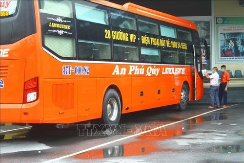 Giá xăng dầu cao khiến người dân, doanh nghiệp lao đao