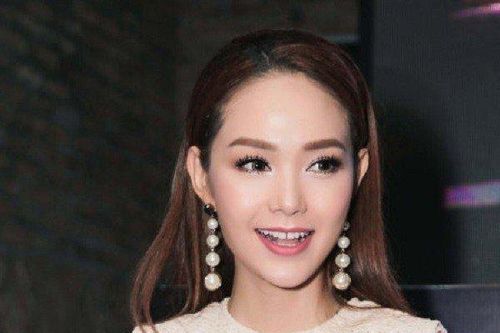 Ở biệt thự như cung điện, thay xe như 'thay áo', Minh Hằng giàu cỡ nào?