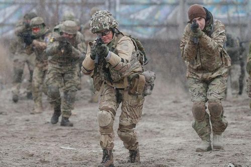 Mirror: Sang Ukraine tham chiến, lính đánh thuê Anh bị tình báo nước chủ nhà bắt nhầm