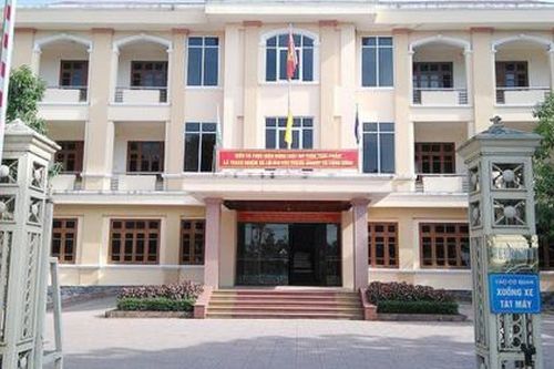 Công an tạm giữ 3 cán bộ Sở Kế hoạch Đầu tư Nghệ An