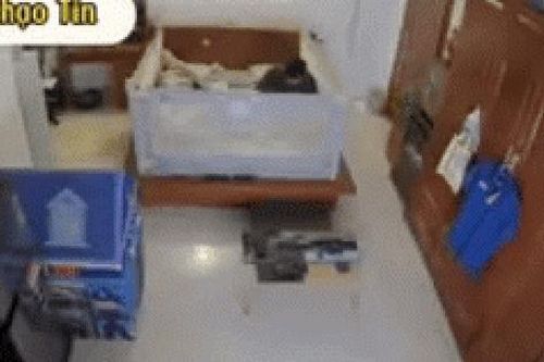 Tên trộm ngang nhiên mở cửa phòng ngủ gia chủ lúc rạng sáng và tình huống giáp mặt khiến nhiều người run sợ