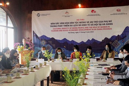 Phát huy vai trò của phụ nữ dân tộc H'Mông trong phát triển du lịch, kinh tế, xã hội