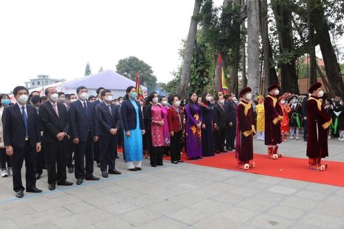 Đông đảo du khách tham dự Lễ khai hội Tây Thiên