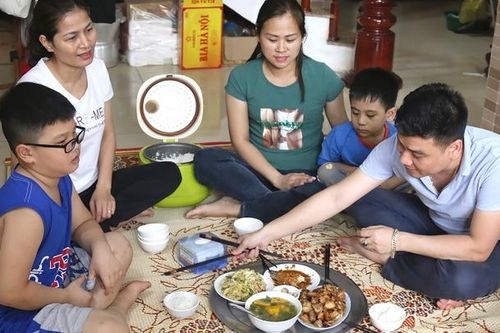 Những đứa trẻ hồi hương từ vùng chiến sự