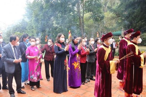 Phó Chủ tịch nước Võ Thị Ánh Xuân dự Lễ dâng hương Quốc Mẫu Tây Thiên