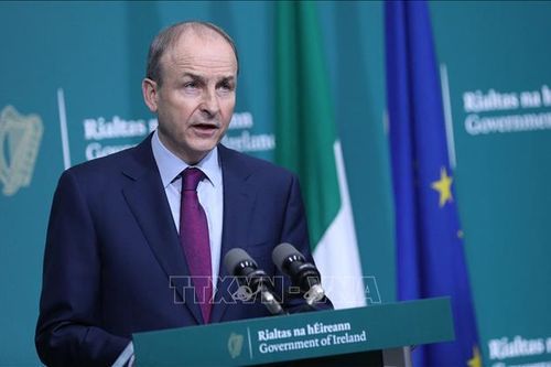 Thủ tướng Ireland mắc COVID-19
