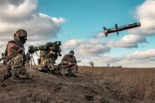 Xuất hiện video Tổng thống Ukraine khuyên người dân buông vũ khí trên kênh truyền hình quốc gia