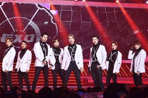 Fan vỡ òa khi EXO thông báo sự kiện nhóm đầu tiên sau gần 2 năm vắng bóng