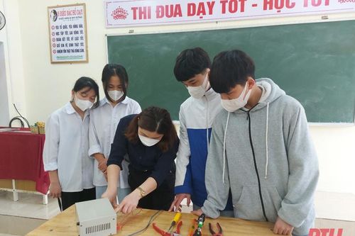 Khơi dậy niềm đam mê, tinh thần chủ động, sáng tạo của học sinh ở Trường THCS Dân tộc nội trú Lang Chánh