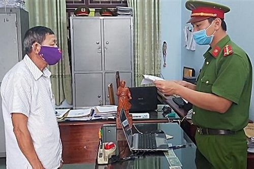Lập khống hồ sơ làm sổ đỏ, 2 đối tượng bị khởi tố