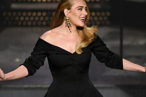 Adele giảm cân theo cách... không giống ai