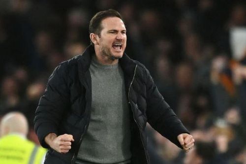 Everton giành 3 điểm ở phút 90+9