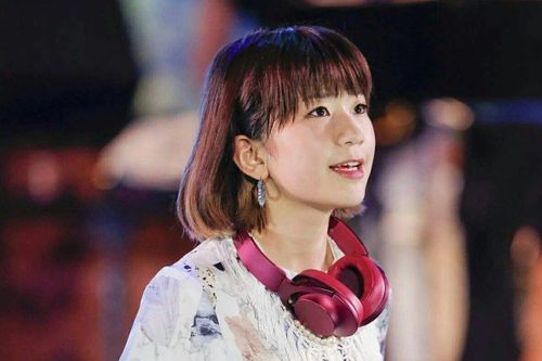 Nữ ca sĩ dừng hoạt động vì mất khả năng nghe