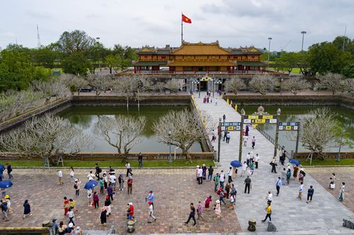 Giá vé tham quan di sản Huế bị 'than' quá cao