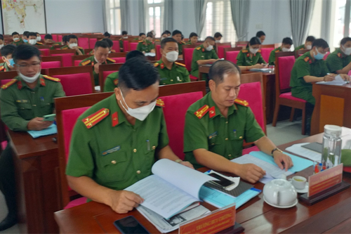 Lực lượng 911 CATP Đà Nẵng bàn giao 587 vụ vi phạm cho CAQ Thanh Khê xử lý