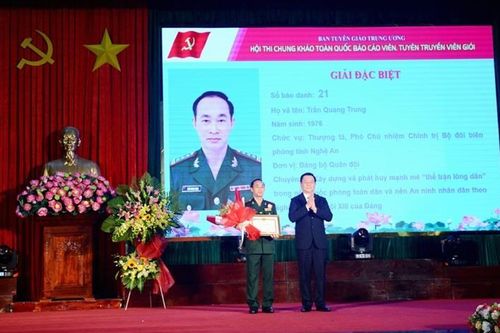 Thượng tá Trần Quang Trung giành Giải Đặc biệt Hội thi chung khảo báo cáo viên giỏi toàn quốc