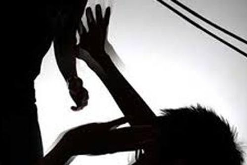 Nửa đêm đang ngủ bị anh rể đột nhập đánh trọng thương
