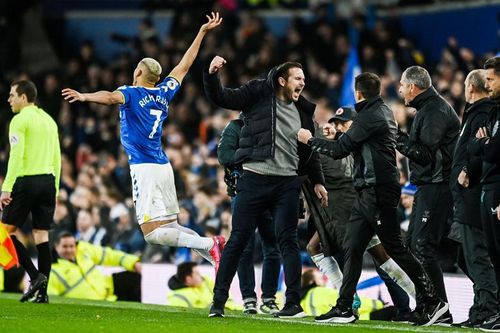 Lampard vui hết cỡ, Everton thắng nghẹt thở phút 99