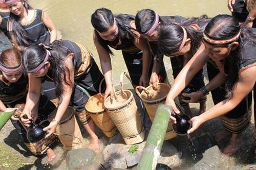 Lễ cúng nước giọt – nét văn hóa Rơ Ngao đặc sắc