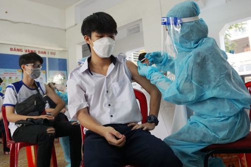Trẻ không tiêm vaccine phòng COVID-19 có bị hạn chế các hoạt động học tập tại trường?