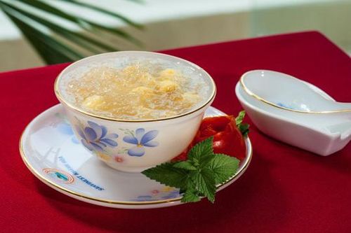 Mua yến về tẩm bổ hậu COVID-19 bất chấp giá tăng cao