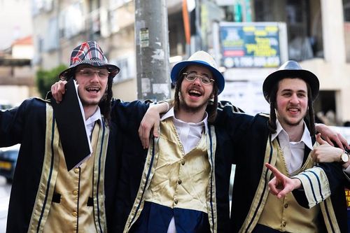 Người dân Israel ăn mừng lễ hội Purim