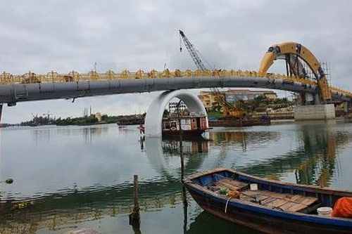 Nhiều bất cập trong thiết kế, sửa chữa và bảo trì cầu bộ hành Gami Hội An