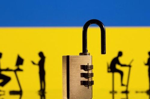 Ukraine chiêu mộ hơn 200 hãng công nghệ, 300.000 hacker để 'đấu' với Nga