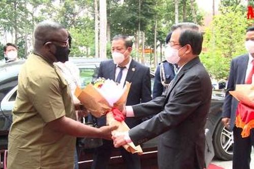 Tổng thống nước Cộng hòa Sierra Leone làm việc tại An Giang