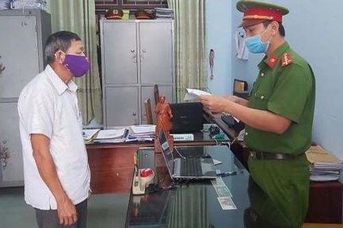 Khởi tố 2 cán bộ xã lập khống hồ sơ giao đất