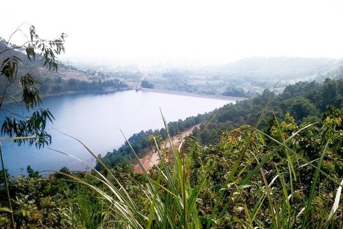 Khách lùng mua, đất ven hồ 'nóng' hầm hập