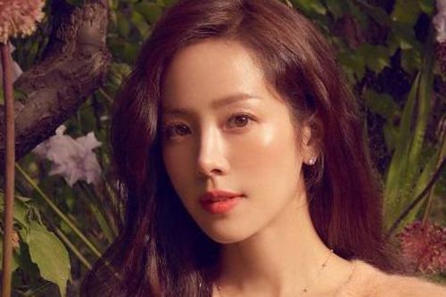 Cách Han Ji Min duy trì làn da tươi trẻ ở tuổi 40
